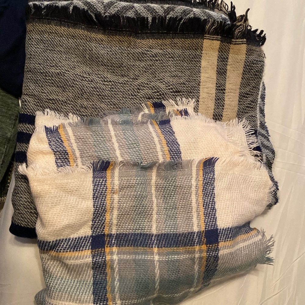 Charlotte Russe Scarves